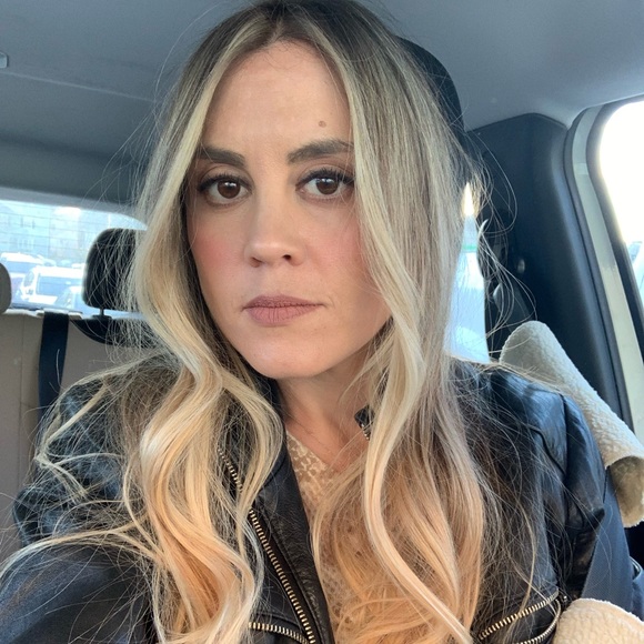 Meet your Posher, Gillian - Picture 1 of 1